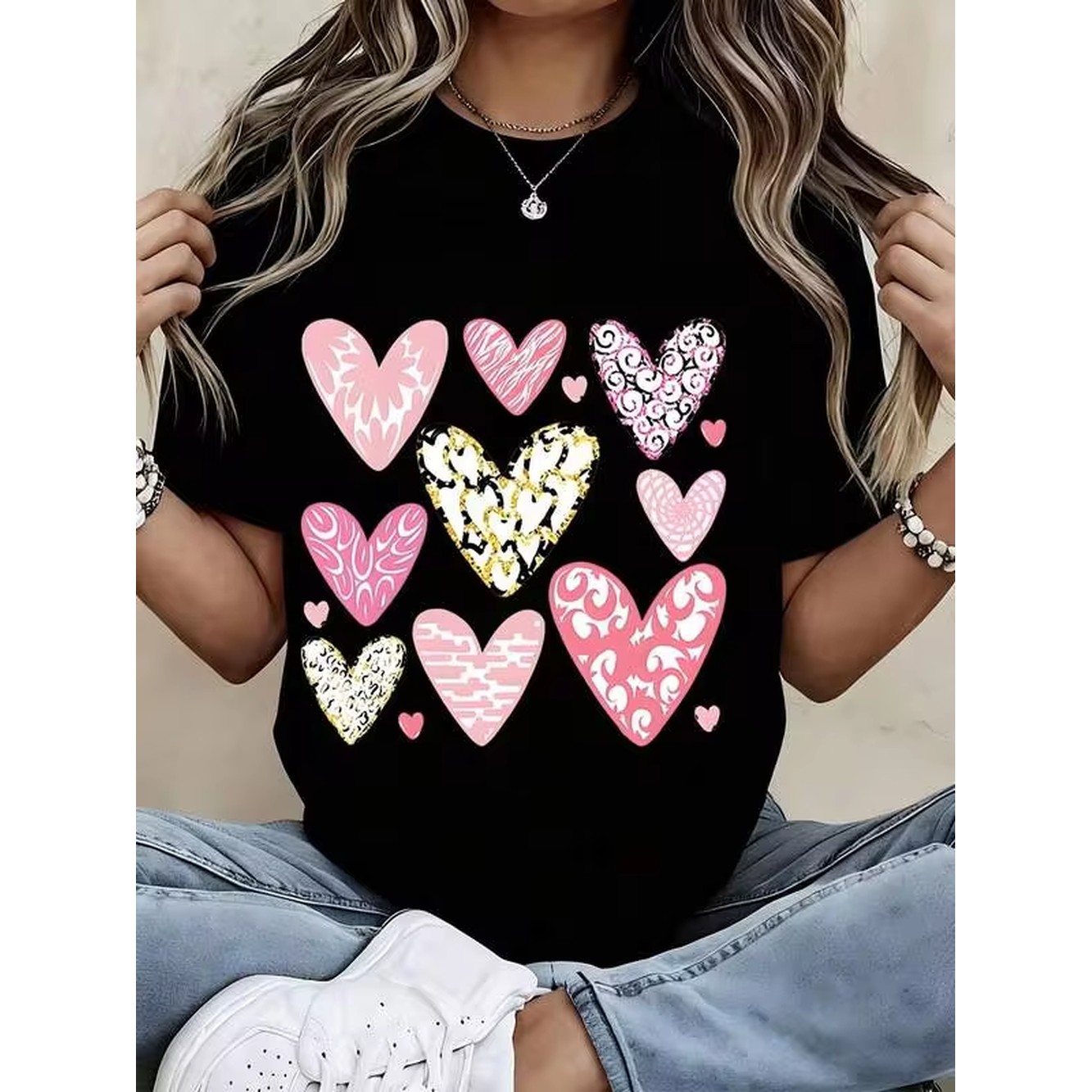 تي شيرت نسائي أسود بطبعة قلوب  - مراجعة Women'S Fashion Graphic Tees وسعره